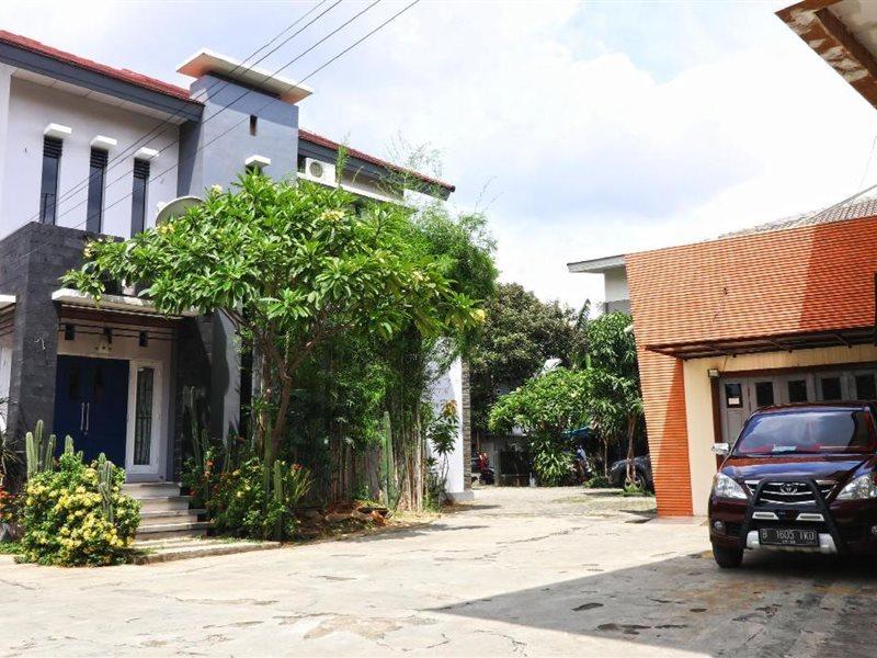 Bedur Homestay Syariah Бекаси Экстерьер фото