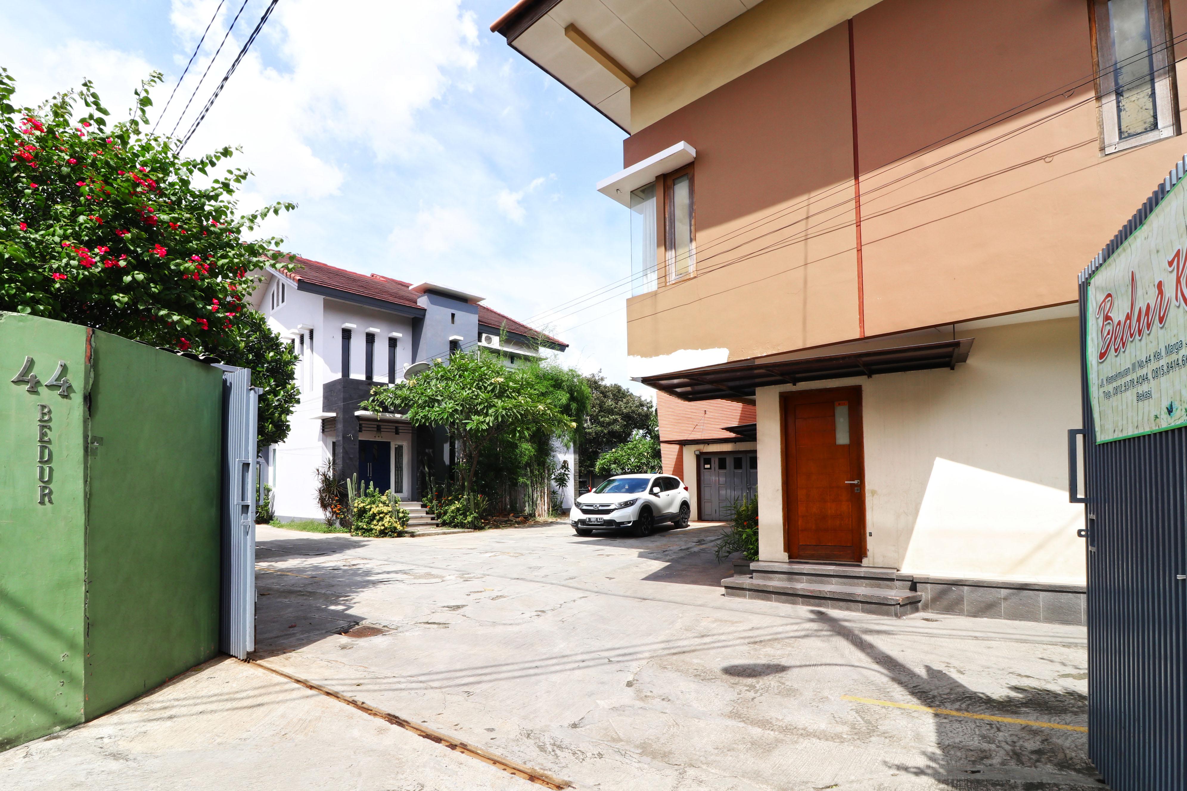 Bedur Homestay Syariah Бекаси Экстерьер фото