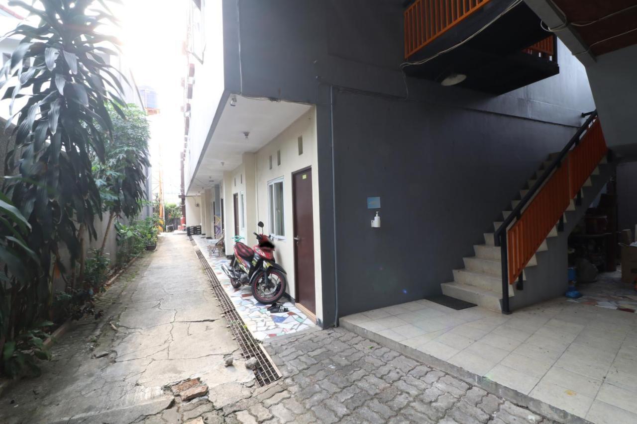Bedur Homestay Syariah Бекаси Экстерьер фото
