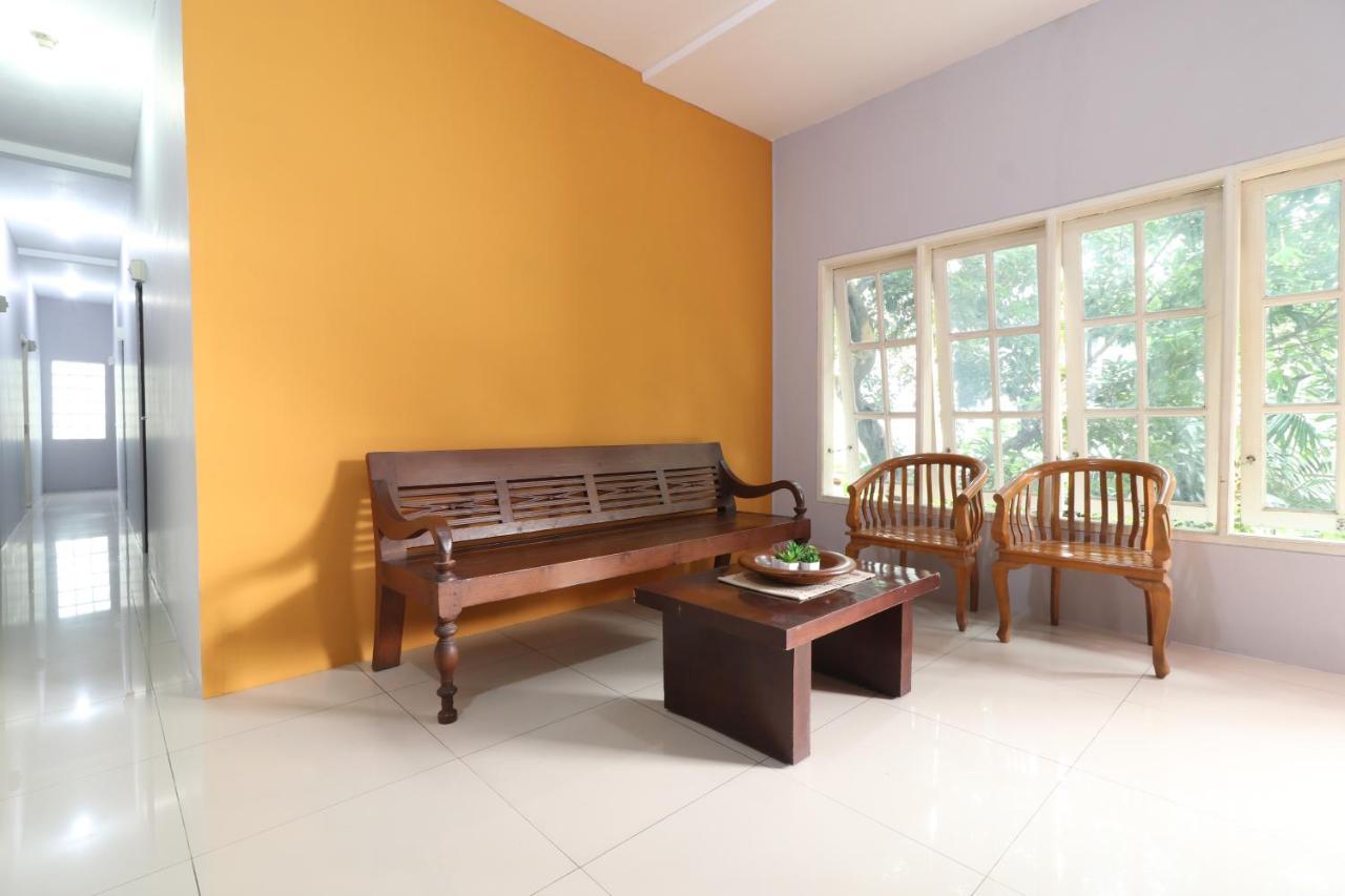 Bedur Homestay Syariah Бекаси Экстерьер фото